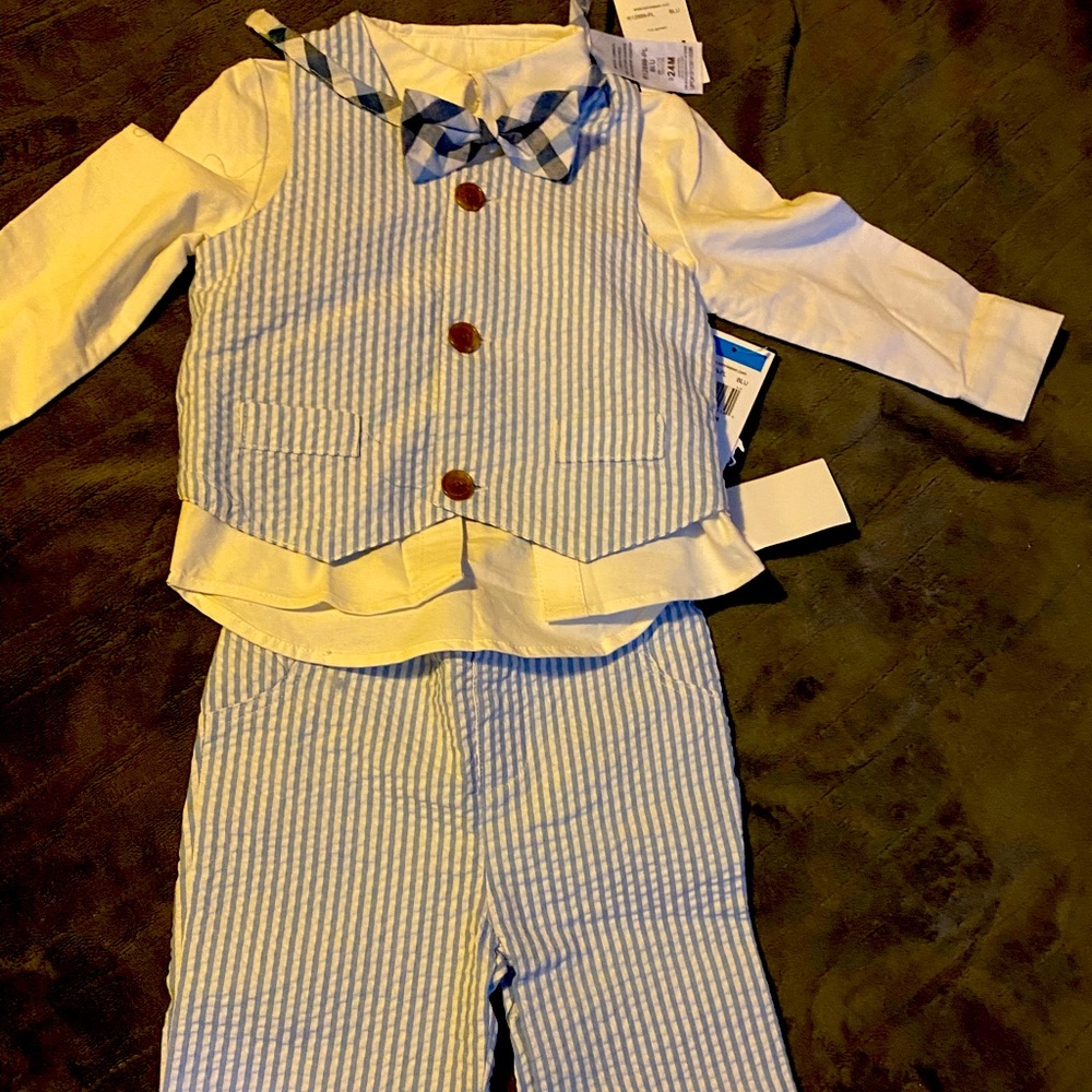 NWT - Boys seersucker 4 piece set 24 months